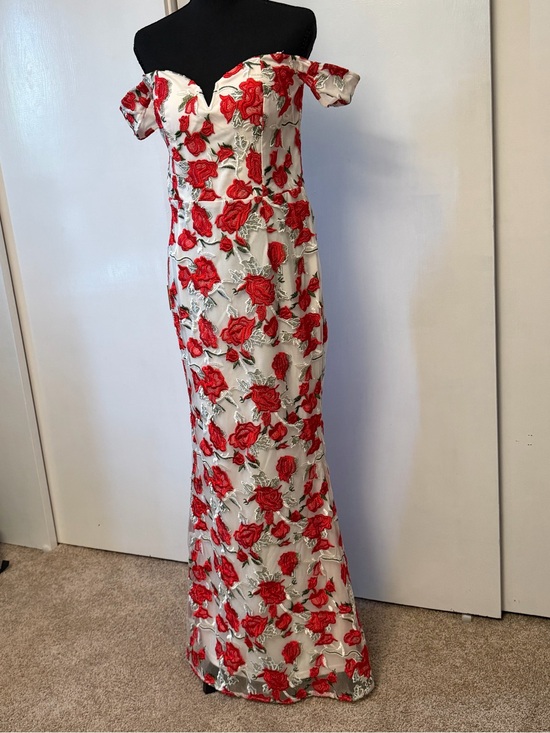 Soieblu Dresses & Skirts - Soieblu Floral Off-Shoulder Gown with Red Rose Embellishments